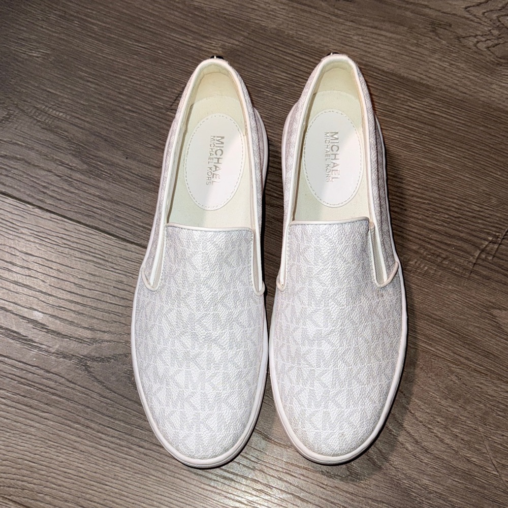 Michael Kors Teddi Signature Logo Slip-On Sneaker - Picture 5 of 8